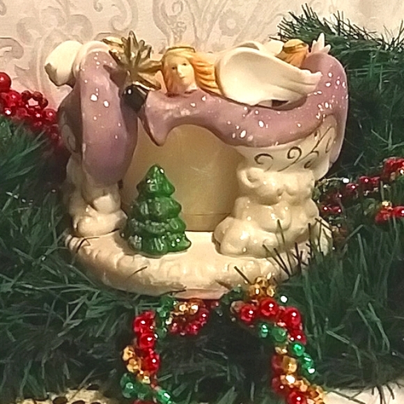 Other - Angels in Flight Candleholder w/Candle